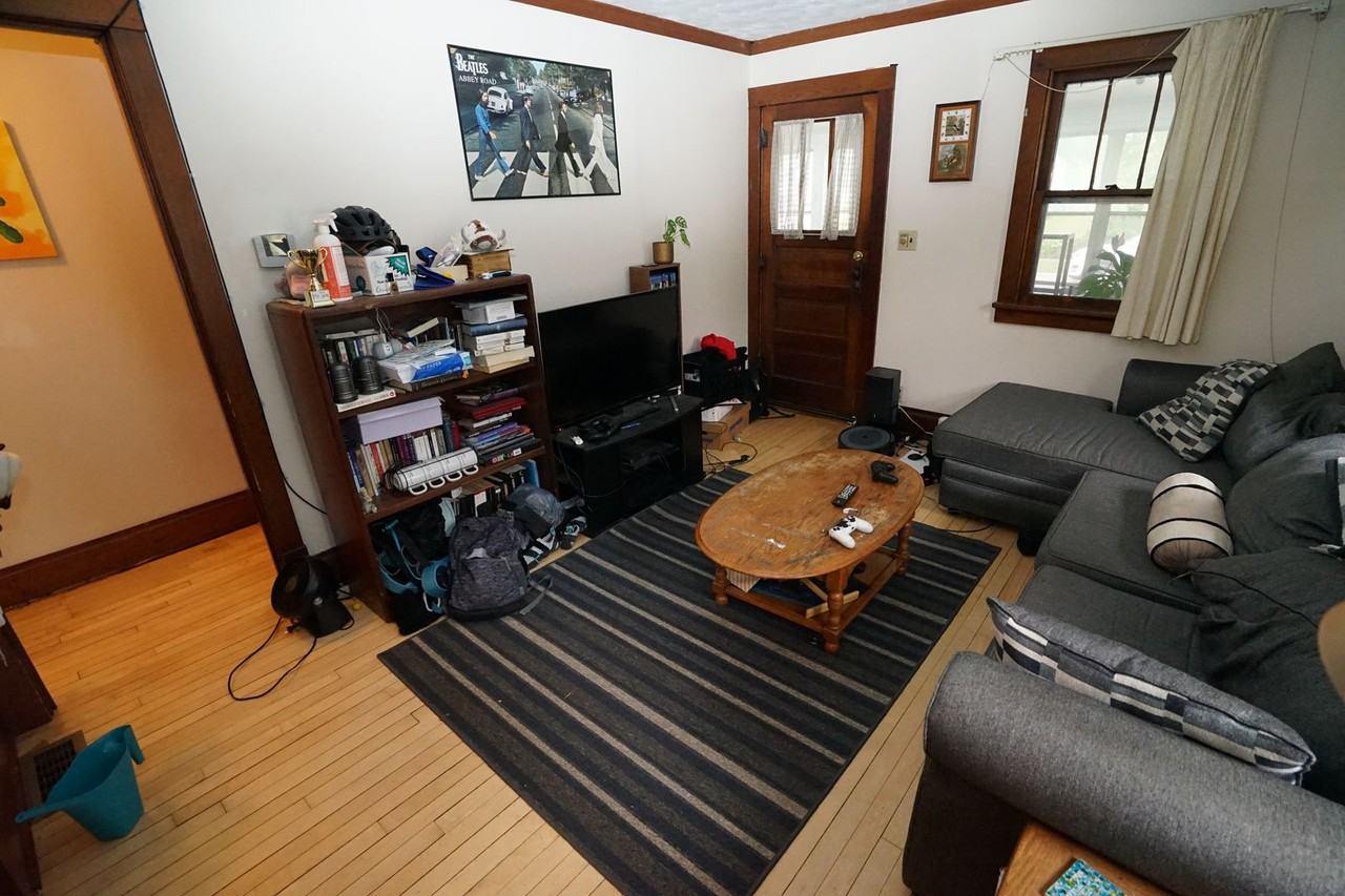 511 S Brooks St - Photo 3 of 17