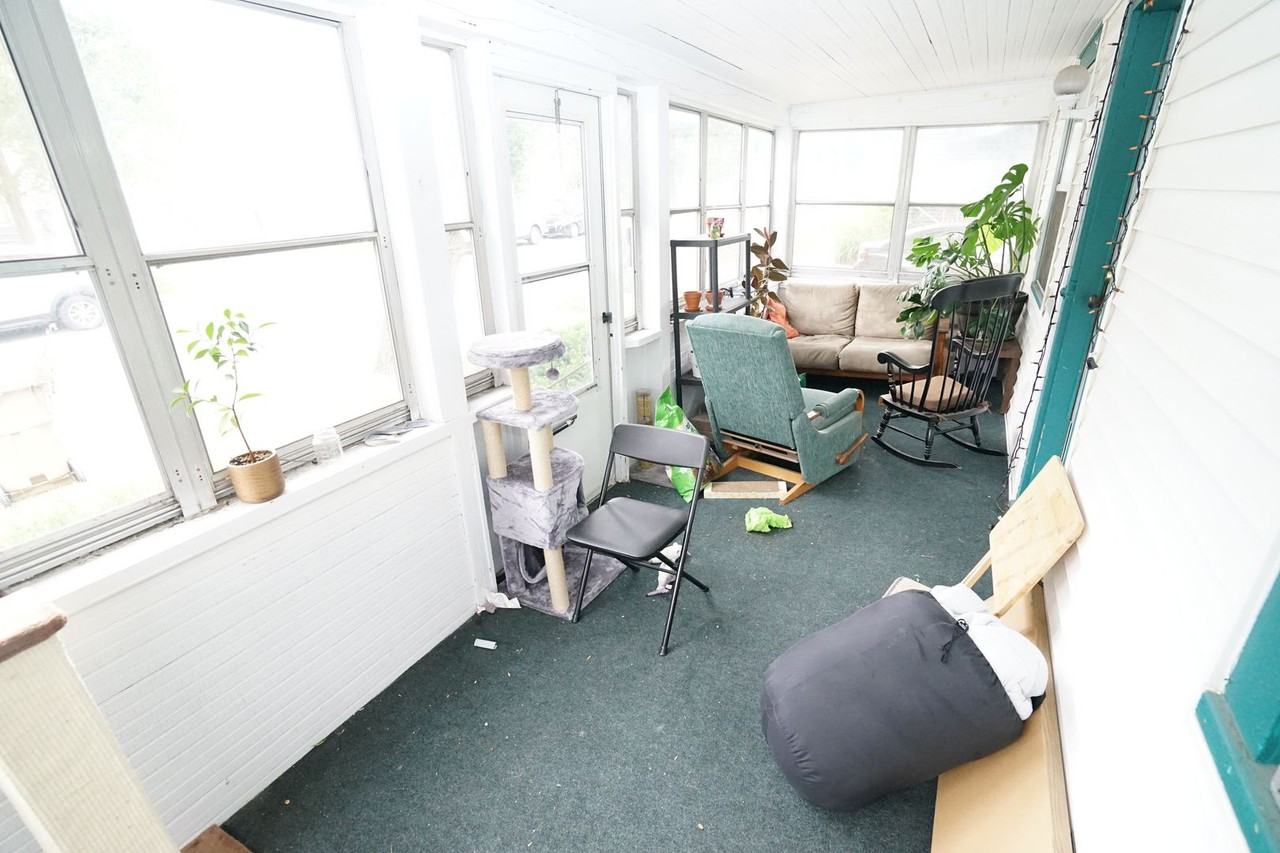 511 S Brooks St - Photo 4 of 17