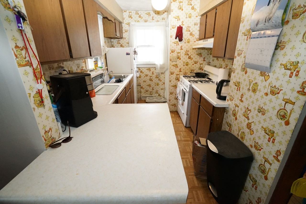 511 S Brooks St - Photo 5 of 17