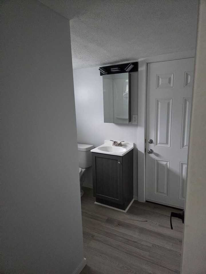 547 East Union Street - Photo 2 of 6