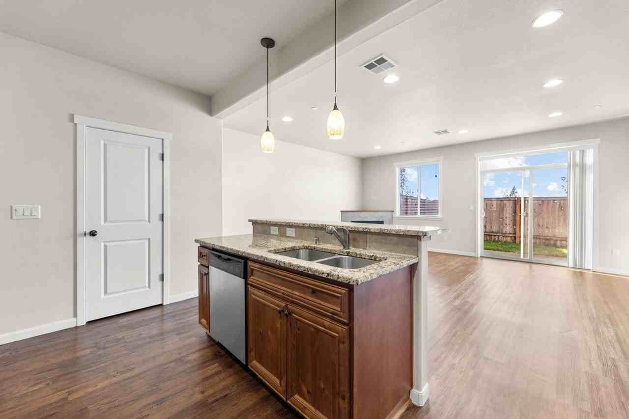 307 North 33rd Court - Photo 7 of 22