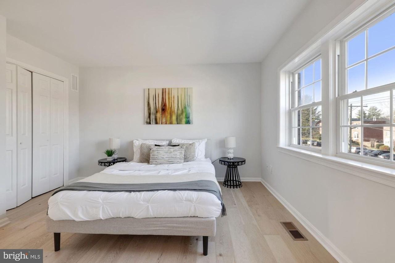 4940 Bradley Boulevard - Photo 7 of 19