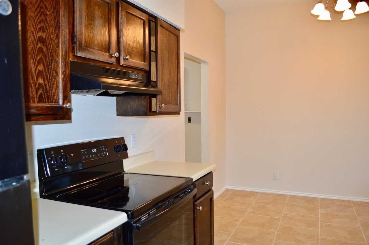 6202 Valley Clf - Photo 3 of 21