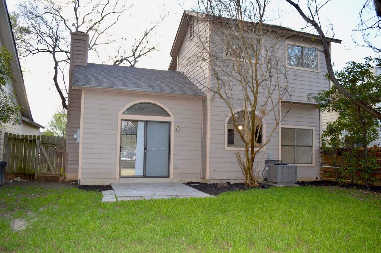 6202 Valley Clf - Photo 4 of 21