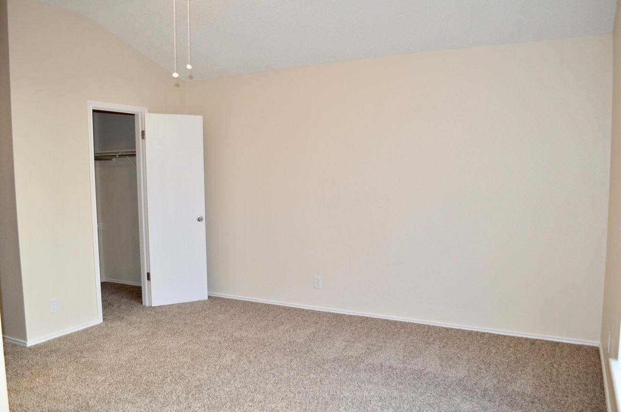 6202 Valley Clf - Photo 6 of 21