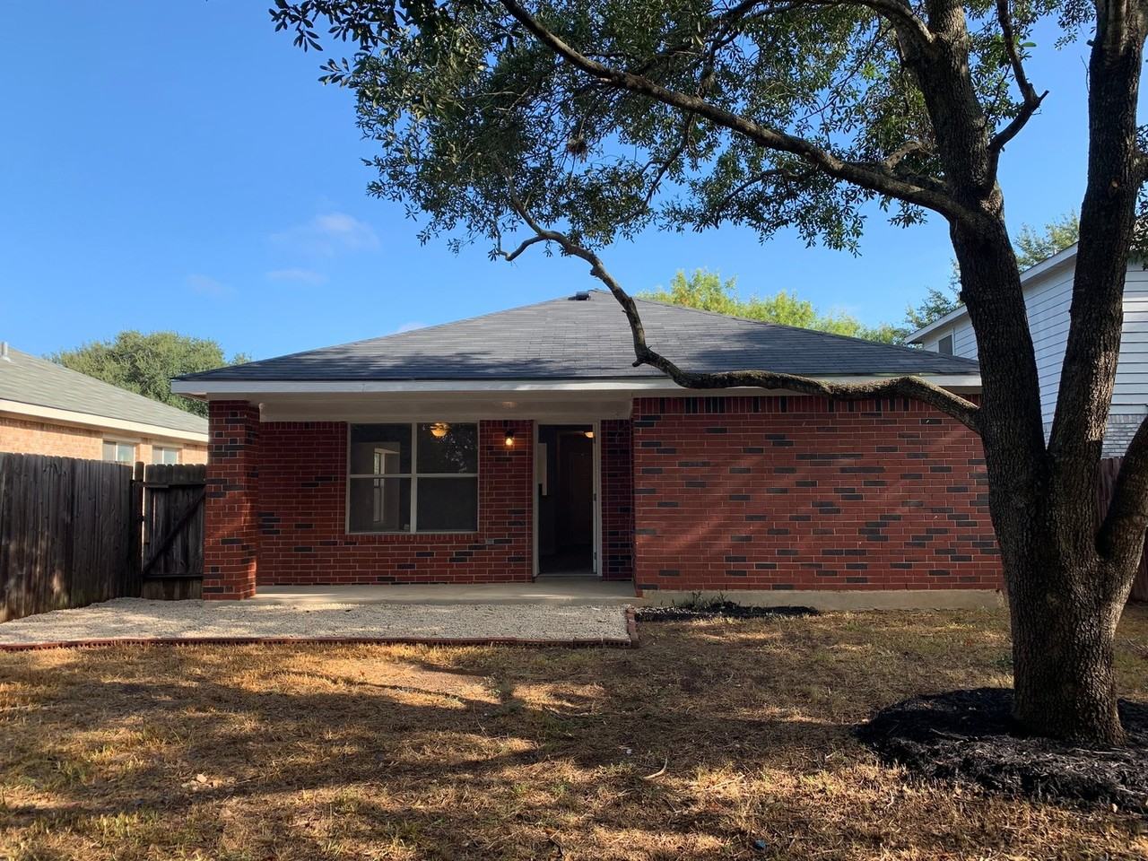 9238 Encino Vlg - Photo 2 of 22