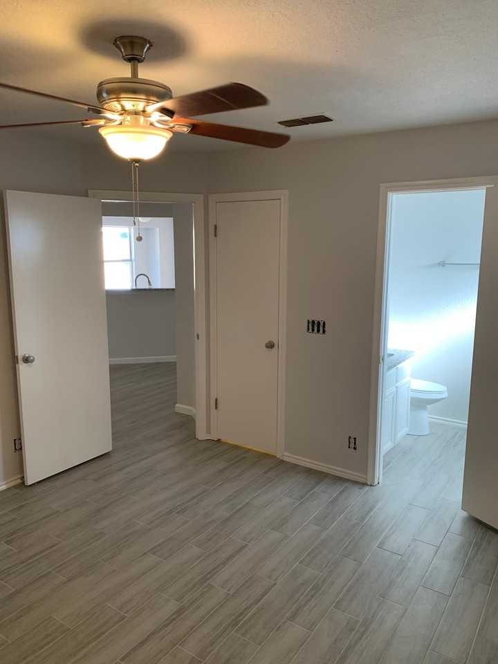 9238 Encino Vlg - Photo 3 of 22