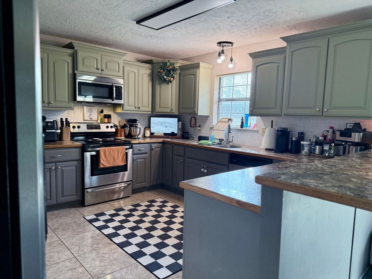 2213 Angus St - Photo 4 of 13