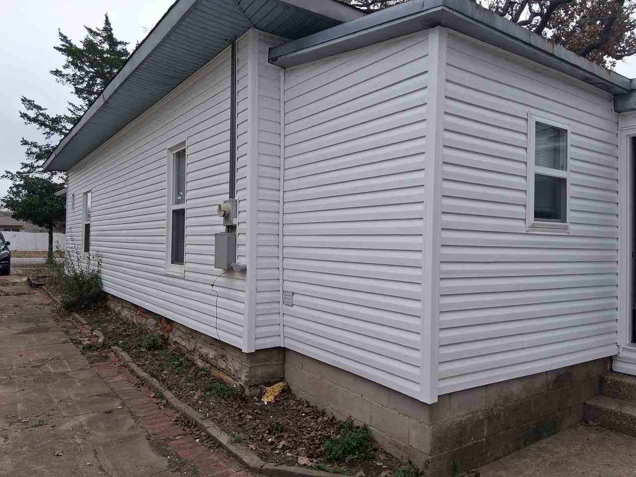 602 S Oak St - Photo 4 of 19