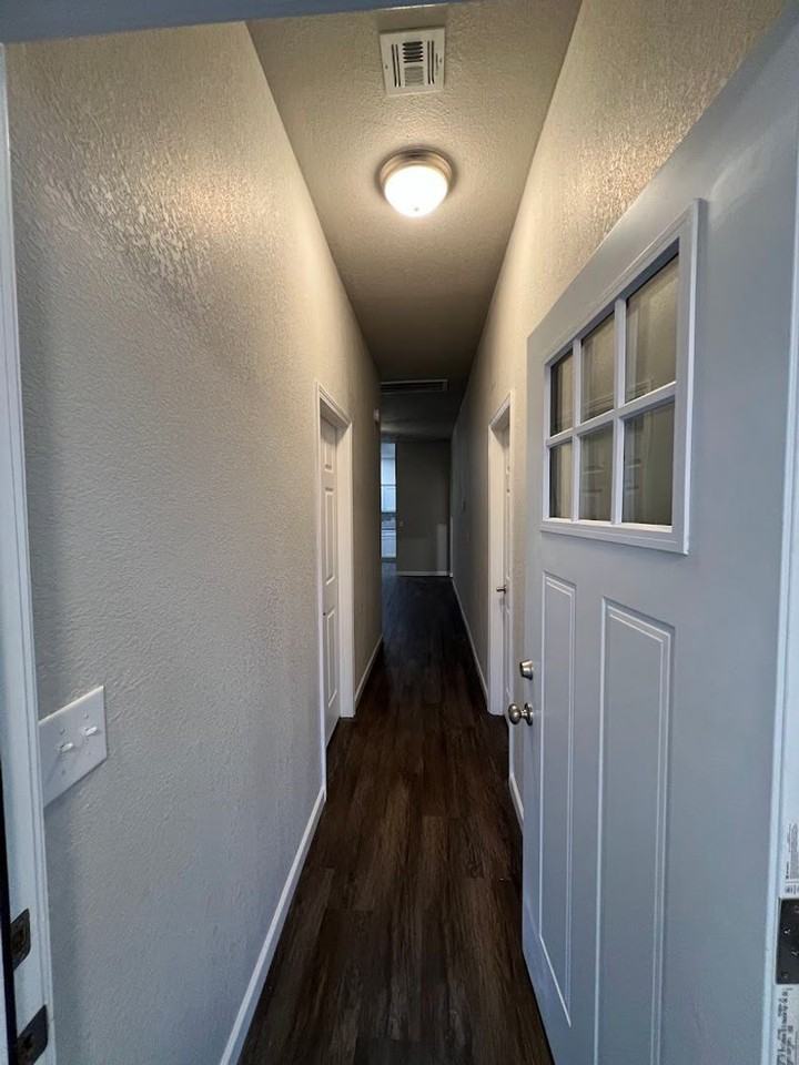 602 S Oak St - Photo 5 of 19