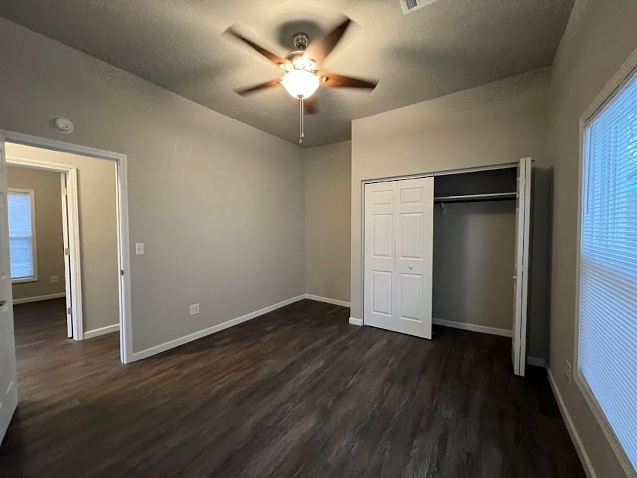 602 S Oak St - Photo 6 of 19