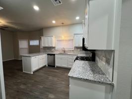 featured image of 602 S Oak St