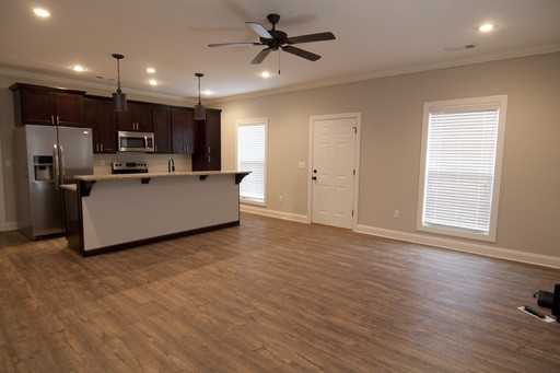 200 Park West Loop - Photo 4 of 15