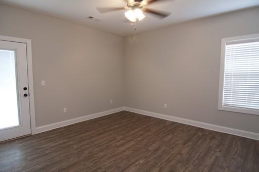 215 Park West Loop - Photo 6 of 15