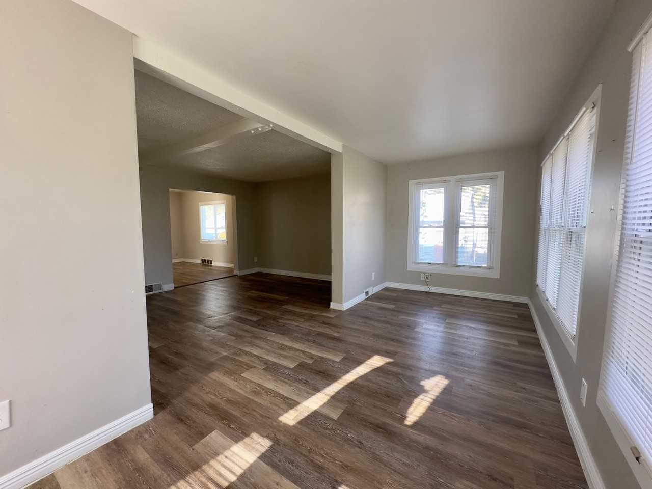 5723 North 38th Street - Photo 4 of 24