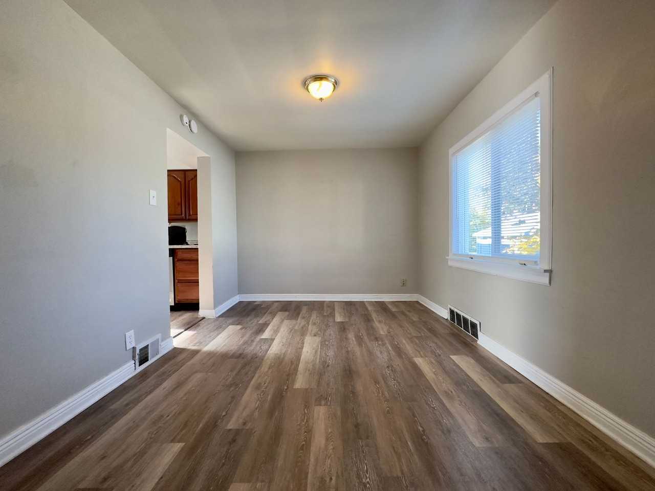 5723 North 38th Street - Photo 5 of 24