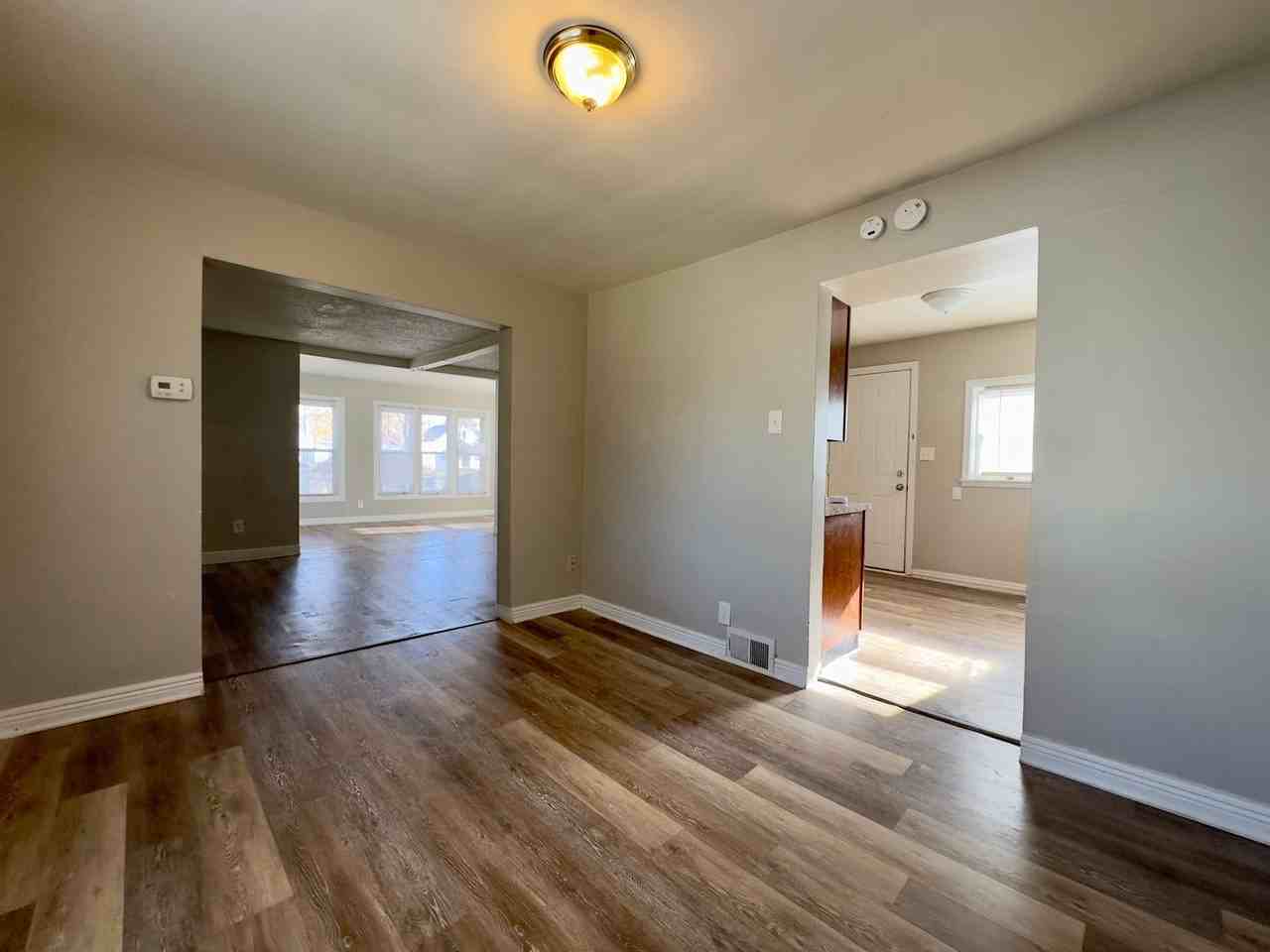 5723 North 38th Street - Photo 6 of 24