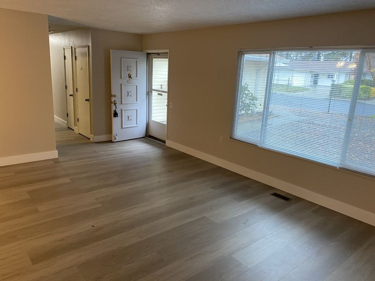 124 Rainier Circle - Photo 6 of 18