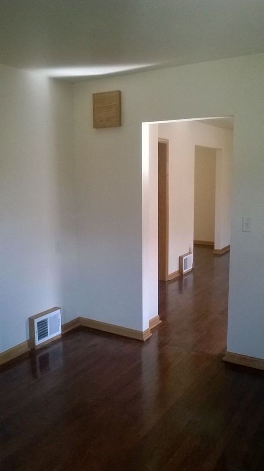 5647 North 36th Street - Photo 6 of 8