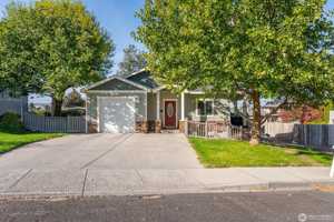 featured image of 1102 Ashley Way