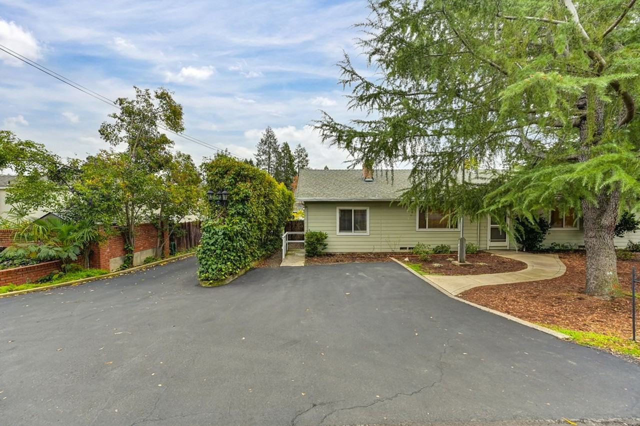 1450 Live Oak Ln - Photo 6 of 43