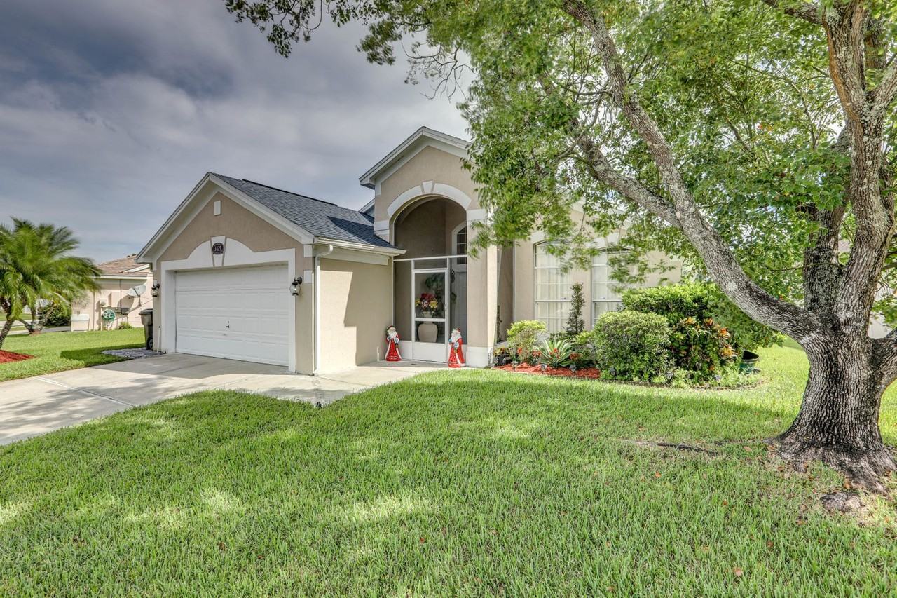 3425 Brookwater Cir - Photo 3 of 16
