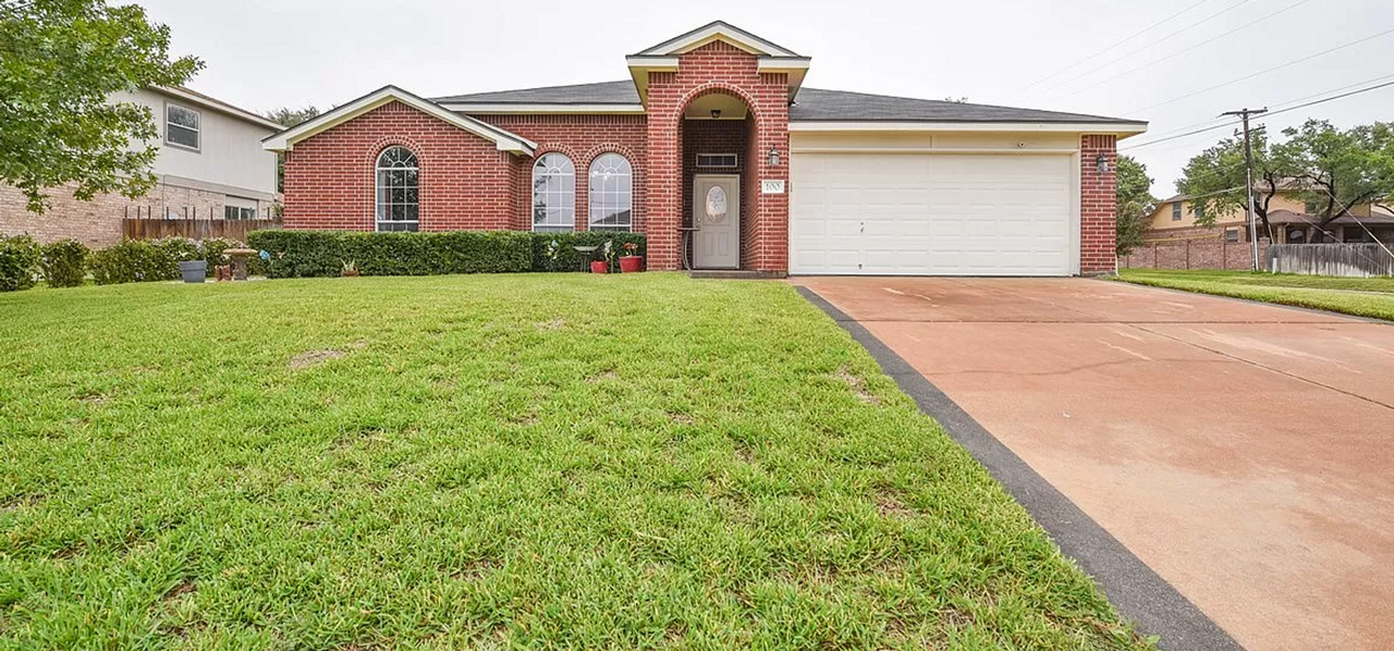 100 West Running Wolf Trail