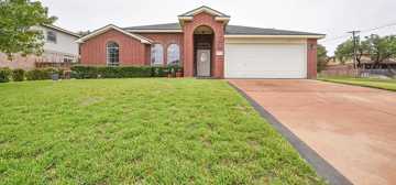 featured image of 100 West Running Wolf Trail