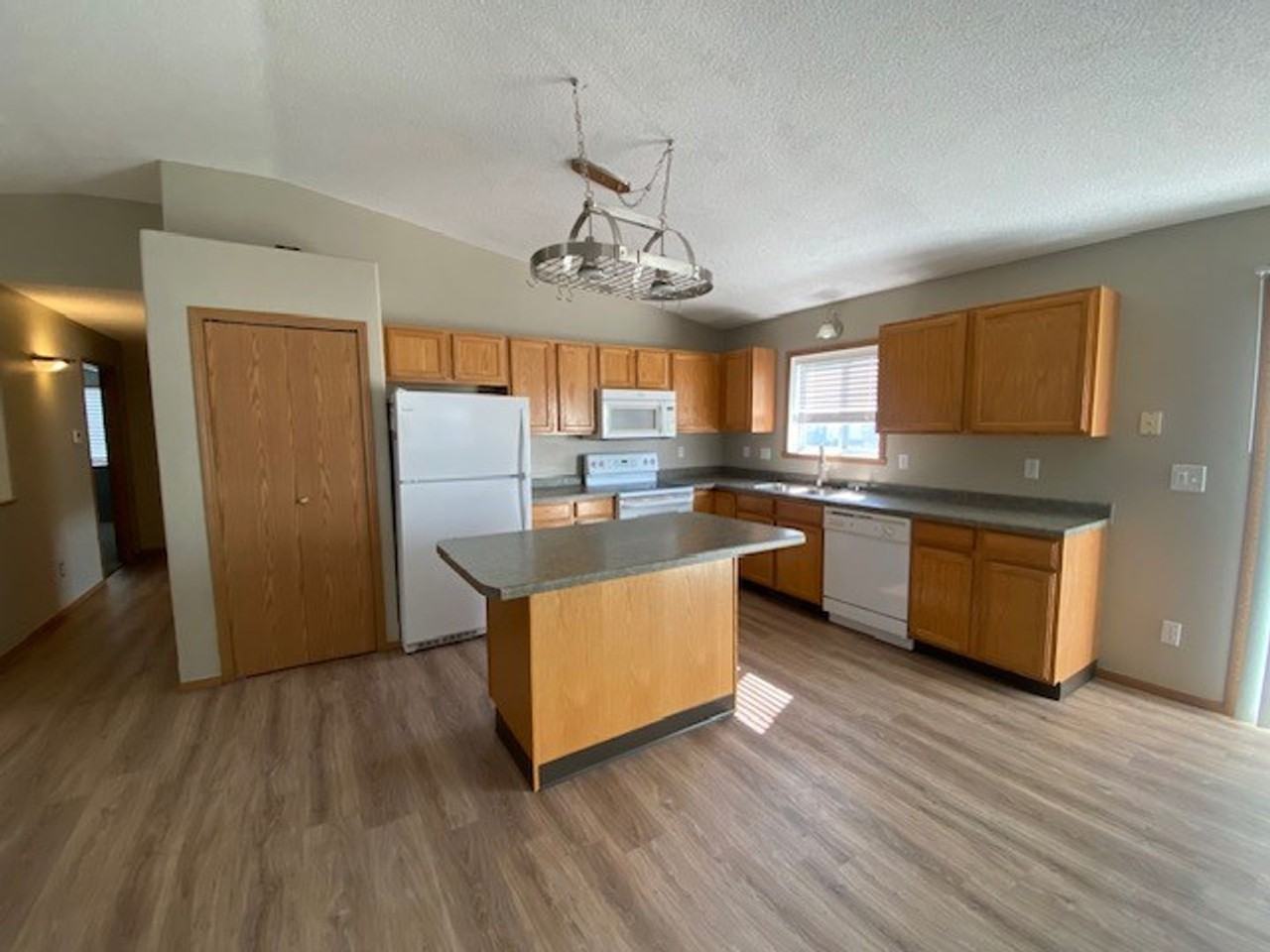 6013 23rd St S - Photo 2 of 41