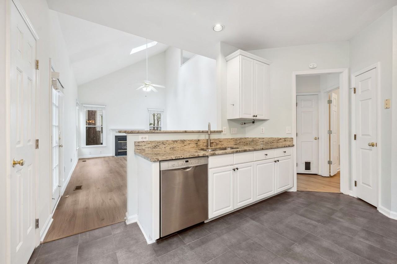 5914 Tahoe Dr - Photo 3 of 18