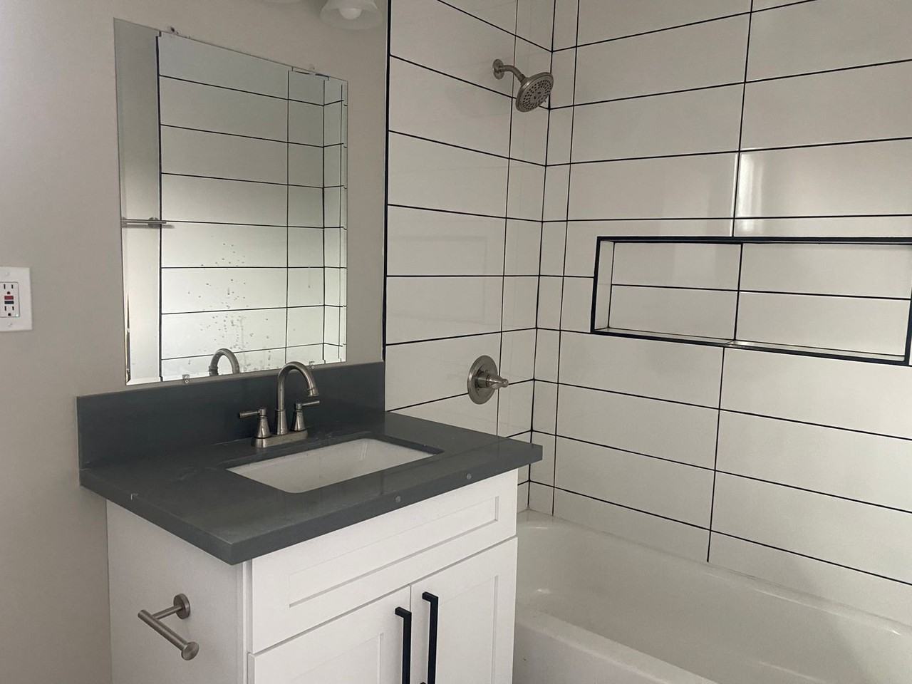 3536 1/2 47th St - Photo 3 of 10