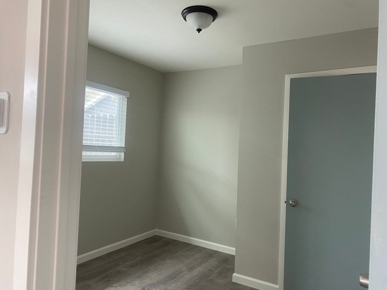 3536 1/2 47th St - Photo 5 of 10