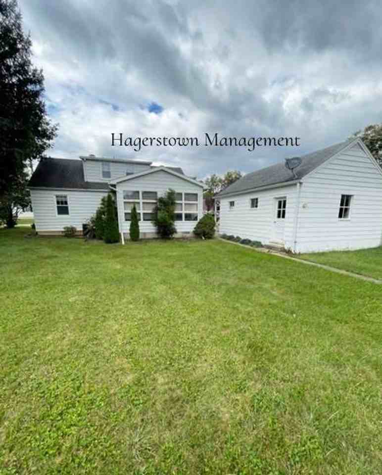 11021 Rosewood Drive - Photo 3 of 20