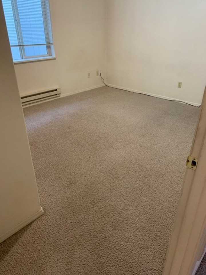 677 Benjamin Ave - Photo 7 of 10