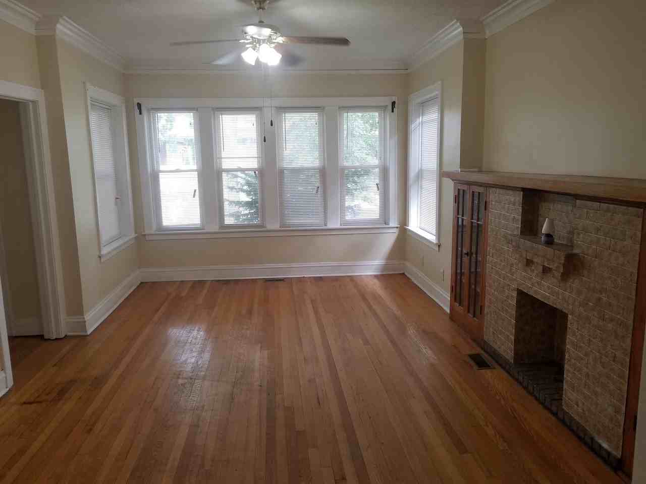 6136 S Richmond St - Photo 4 of 24