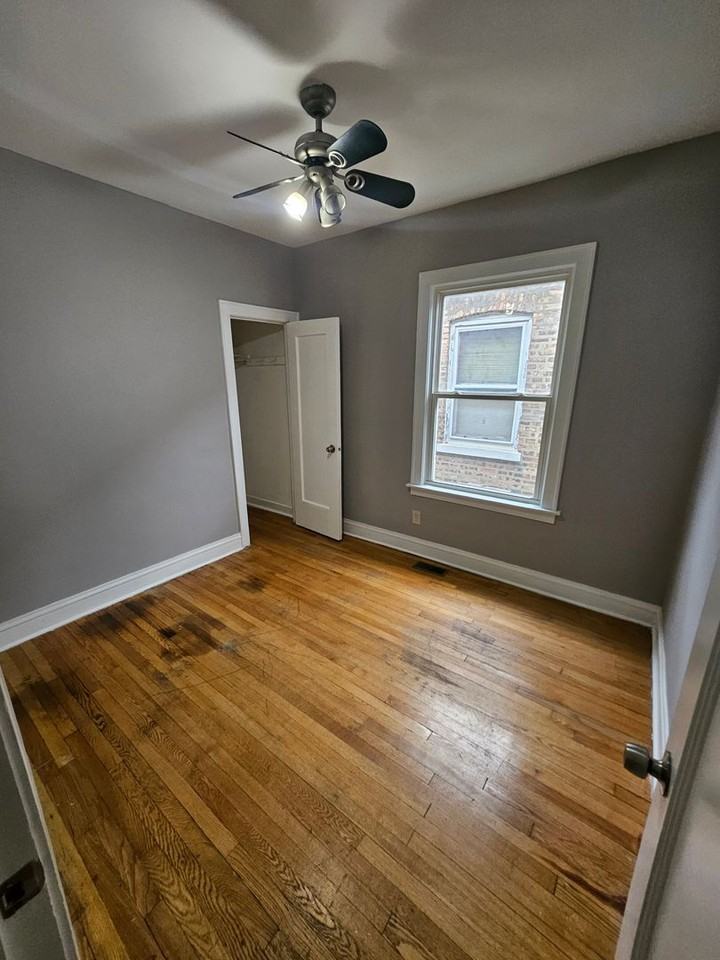 6136 S Richmond St - Photo 5 of 24