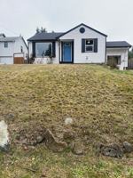 featured image of 558 Windsor Pl Ne