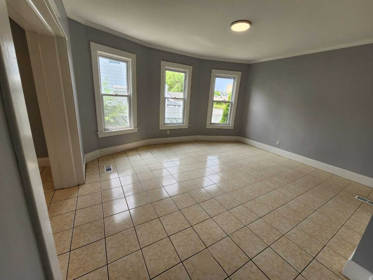 121 S Farview Ave - Photo 6 of 19