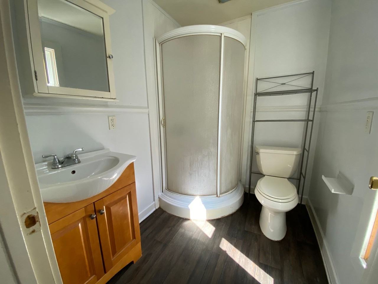 817 Egleston Avenue - Photo 5 of 8