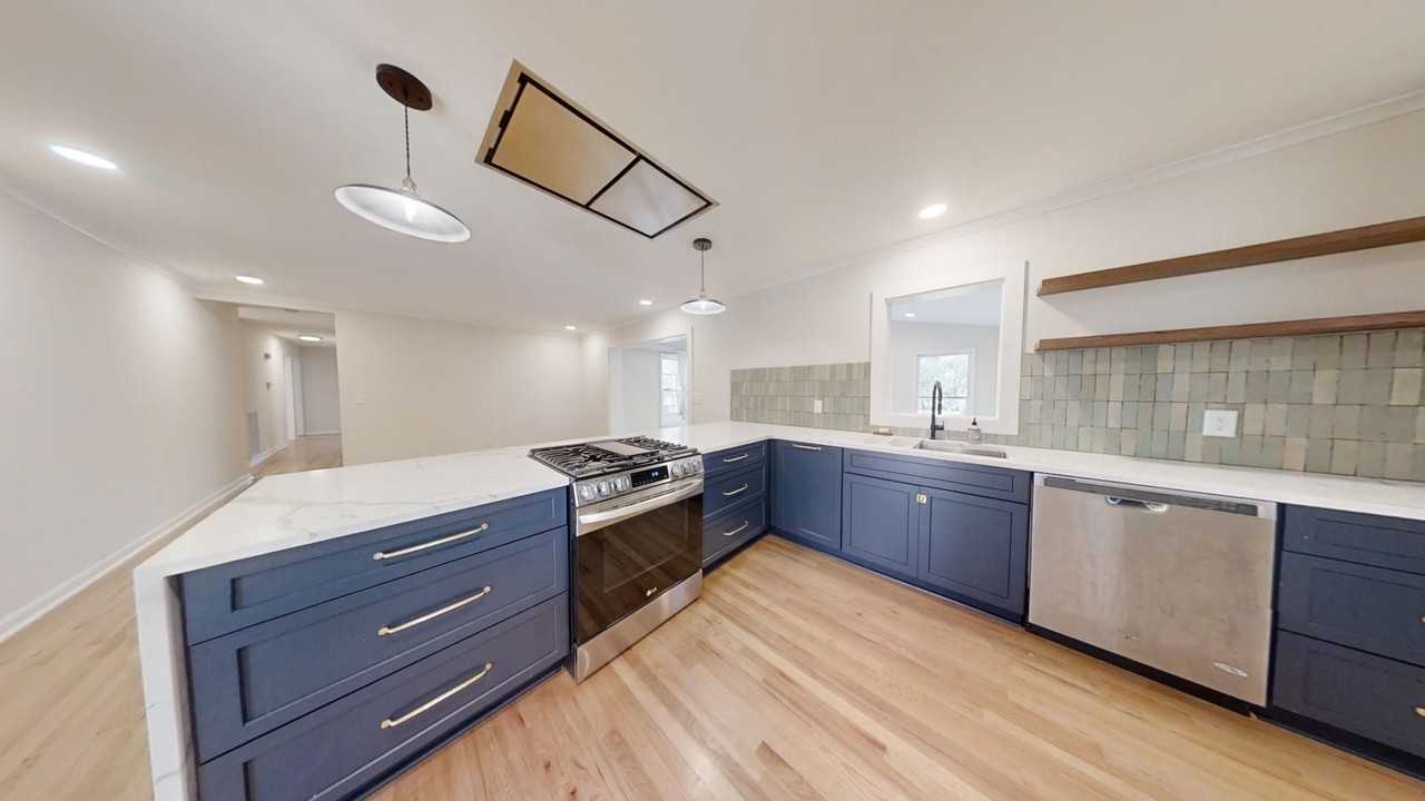 719 Mckinley Ave - Photo 2 of 29