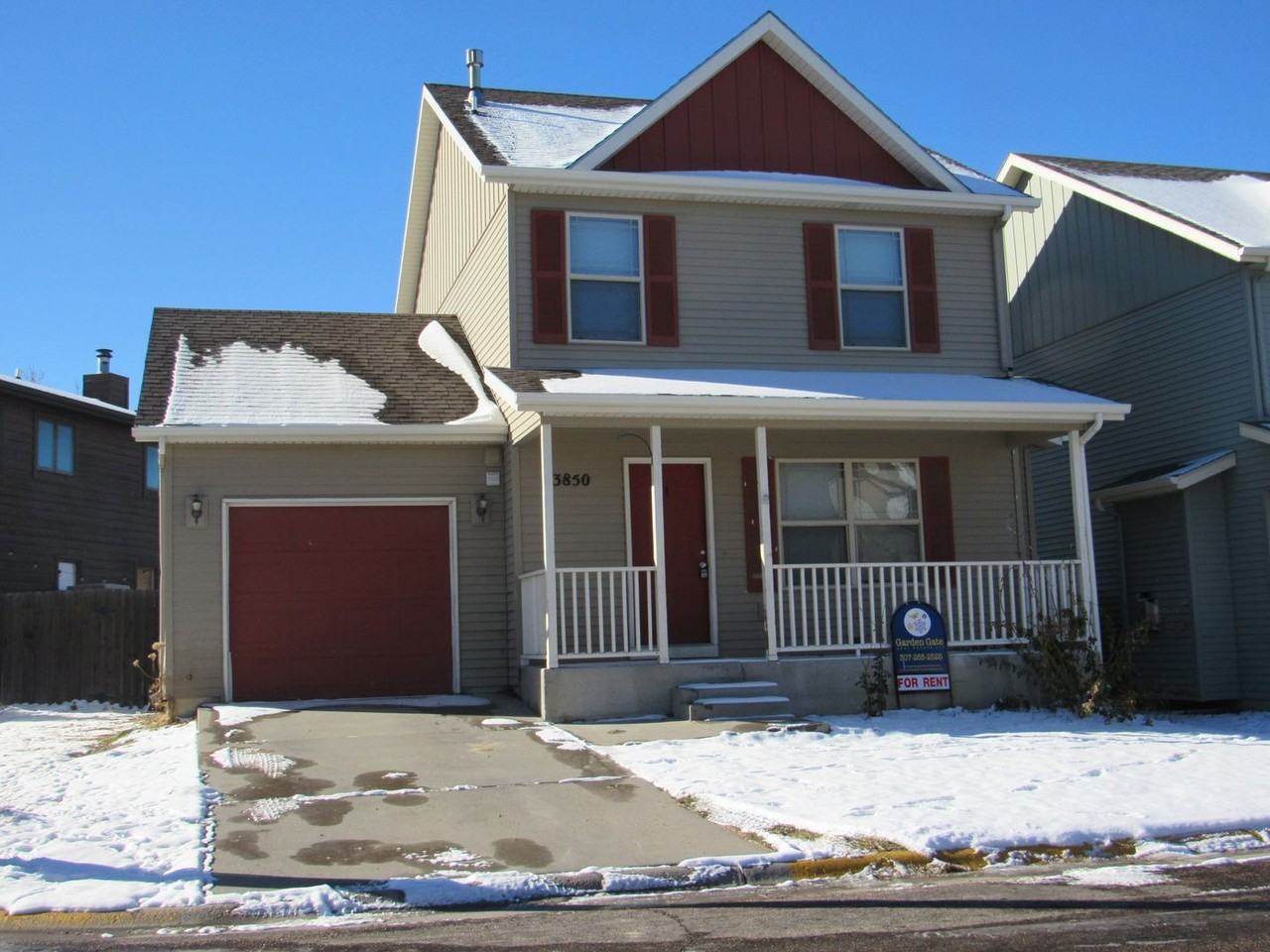 3850 Sweetbrier St - Photo 2 of 32