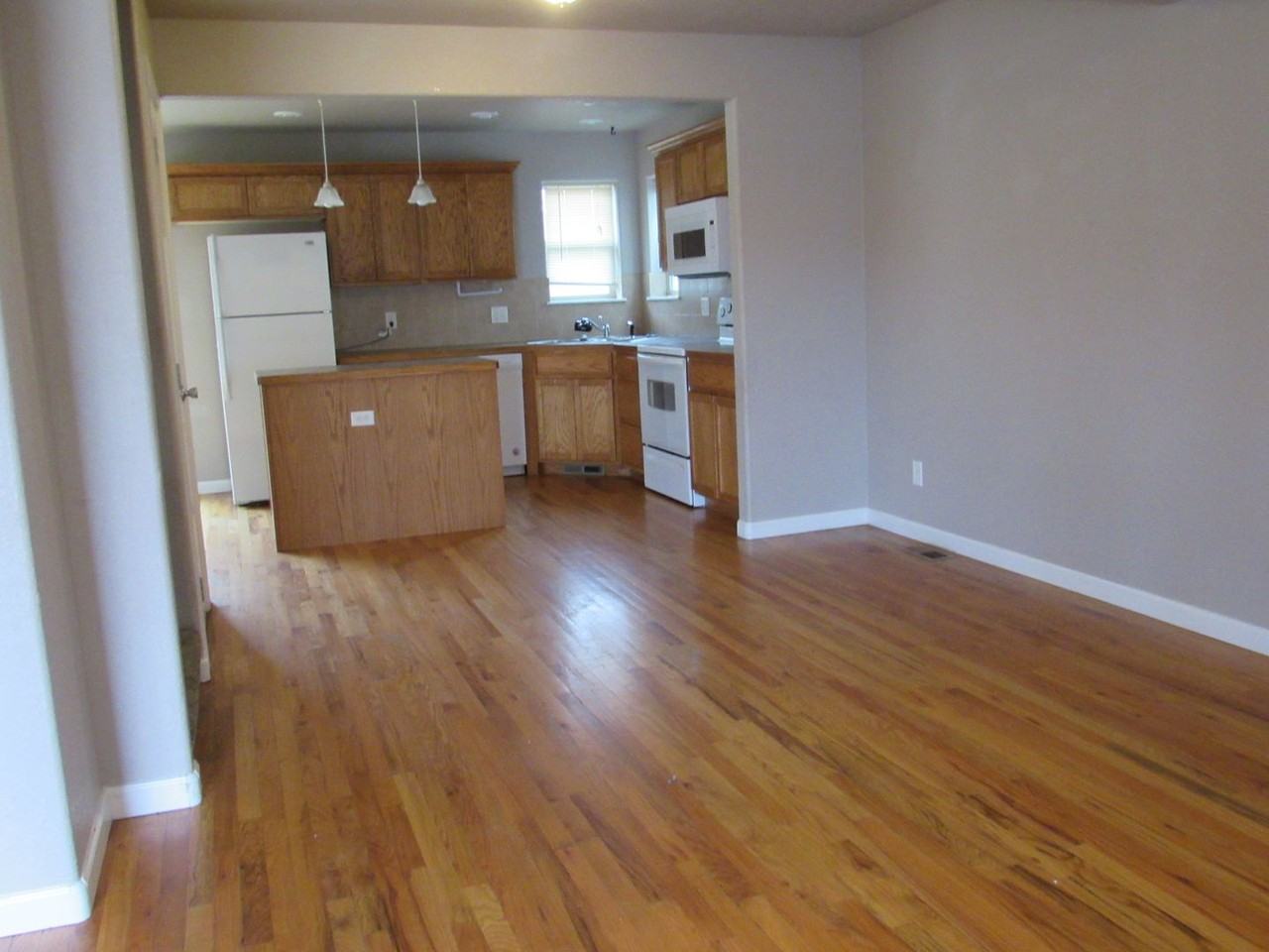 3850 Sweetbrier St - Photo 3 of 32