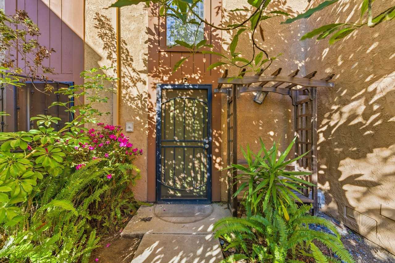 2286 Pacific Ave #E - Photo 2 of 19