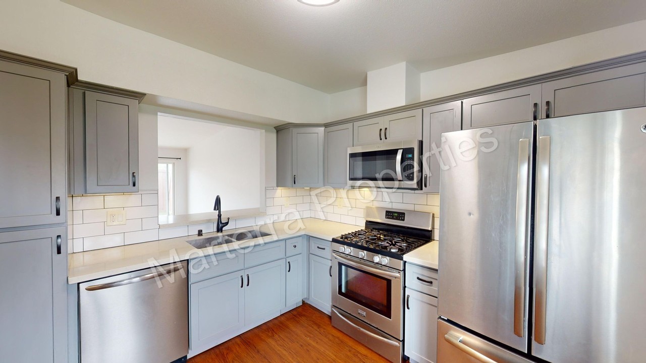 327 Cabrillo St - Photo 5 of 16