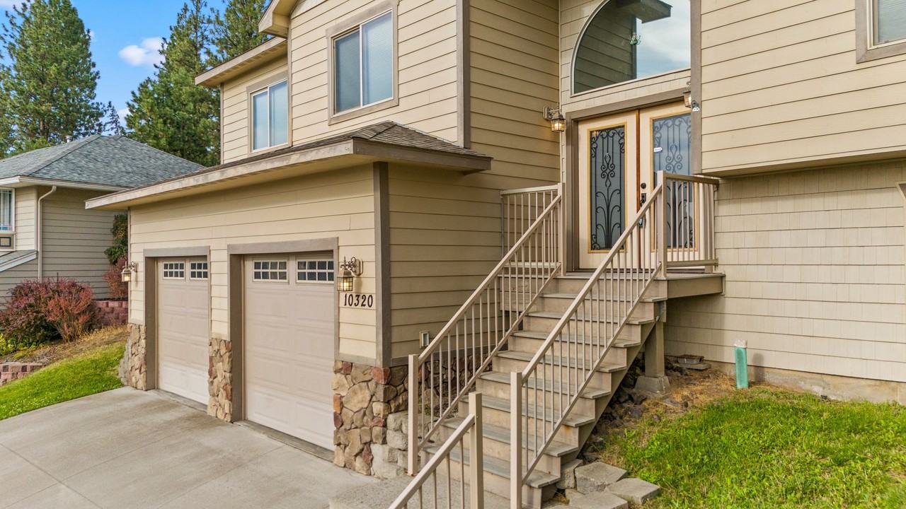 10320 N Woodridge Dr - Photo 2 of 32