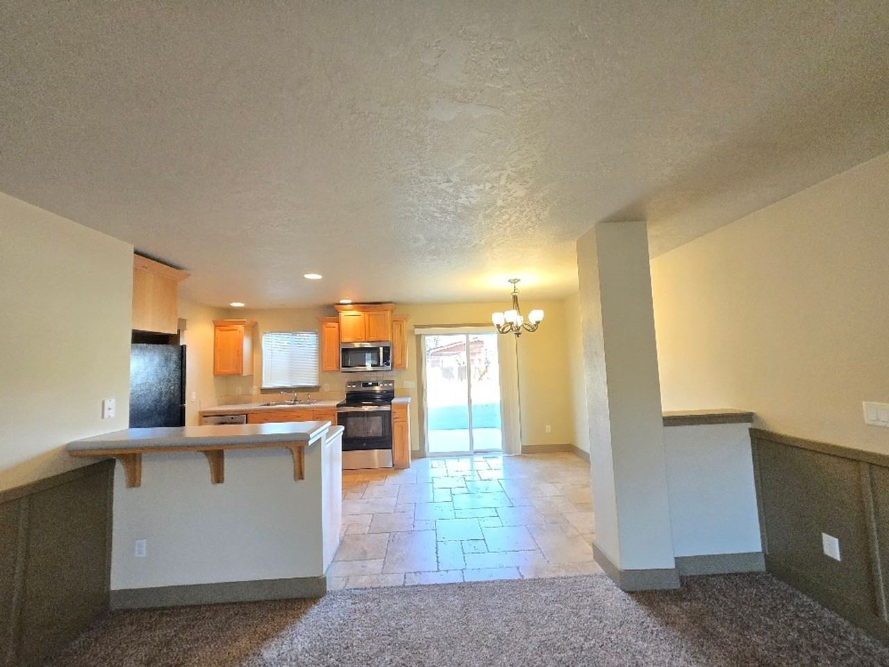 1113 South Phillippi Street - Photo 3 of 12