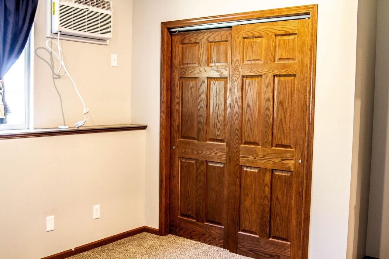 613 Sheldon Street - Photo 5 of 11