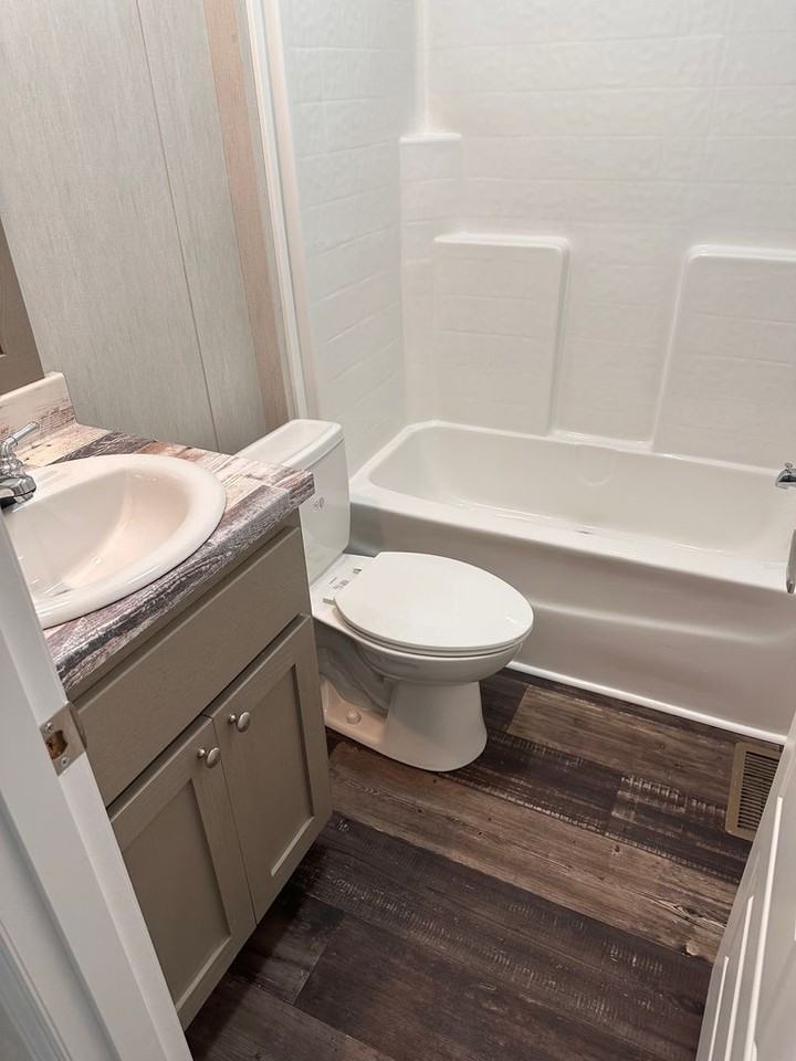 433 West Dogwood Avenue - Photo 3 of 10