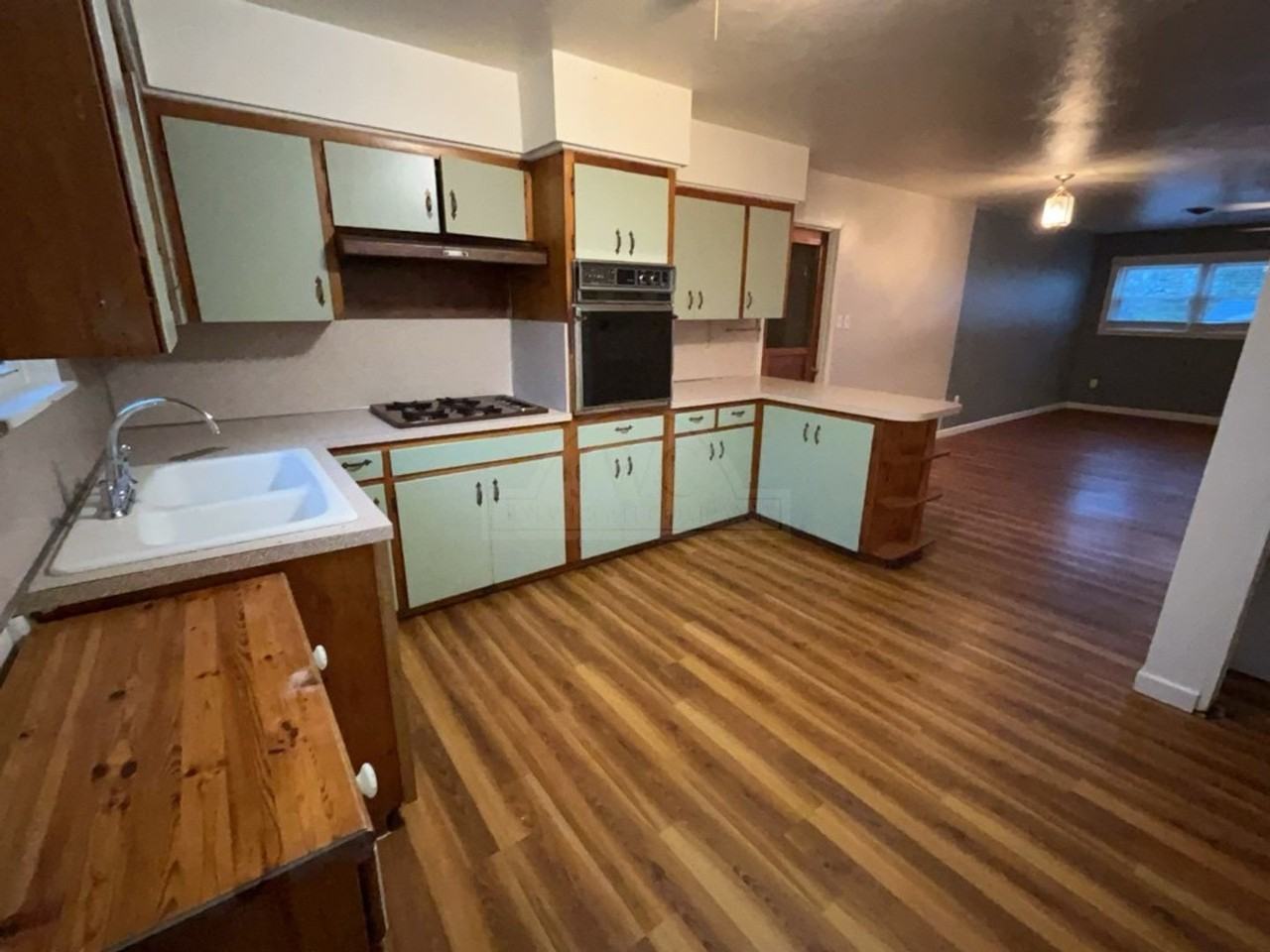 1104 S 23rd St - Photo 5 of 19