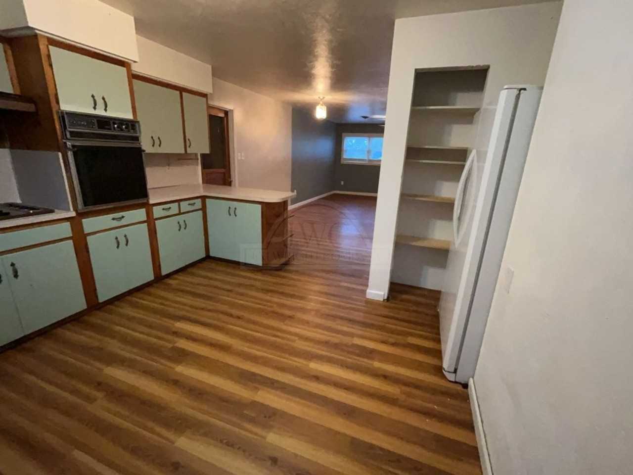 1104 S 23rd St - Photo 7 of 19